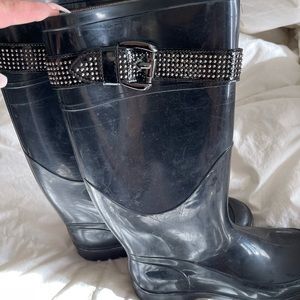 Burberry rain boots used condition